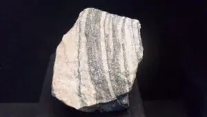 Nejstarší skály světa pamatují dobu, kdy se Země teprve formovala. Kde si na ně můžete sáhnout?