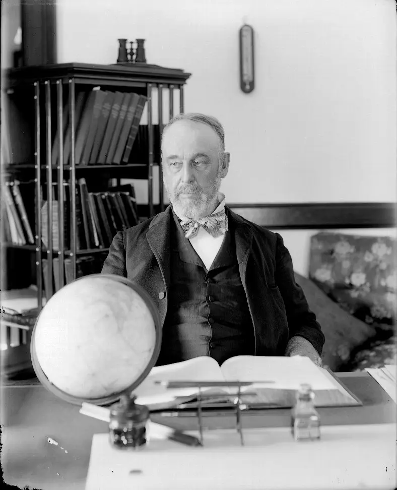 Profesor Asaph Hall