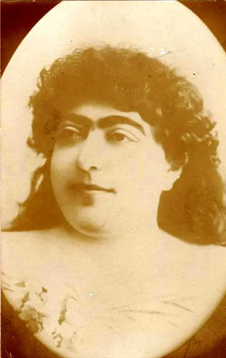 Perská princezna Tádž as-Saltana