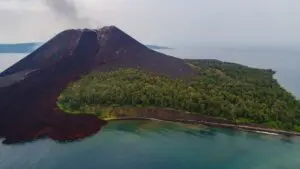 Obří erupce sopky Krakatoa překreslila mapu. Výbuch slyšeli až v Austrálii