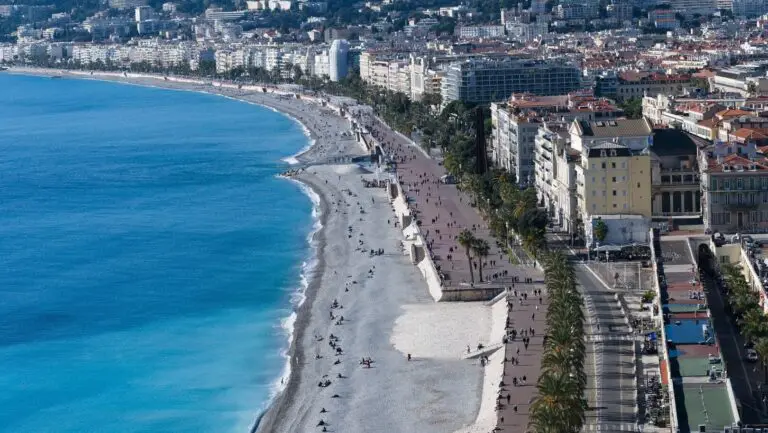 Francouzská riviéra se připravuje na tsunami. Varování nemusí přijít včas