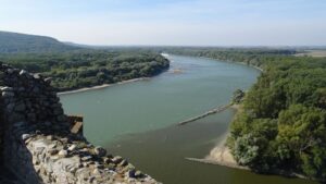 Dunaj letos vysychá před očima. Z mělké vody se vynořily nacistické lodě i pozůstatky mamuta