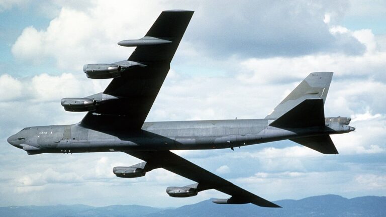 Bombardér B-52G podobný tomu, který havaroval v Severní Karolíně