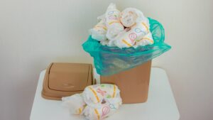 Kodaň začne recyklovat jednorázové dětské pleny. V ulicích už stojí zvláštní kontejnery