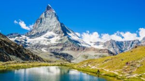 Švýcarsko za jediný rok ztratilo přes 5 procent ledu. Matterhorn je téměř bez sněhu
