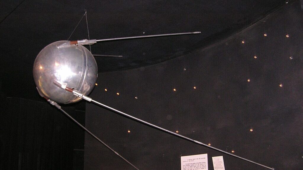 Replika Sputniku 1 v petrohradském muzeu